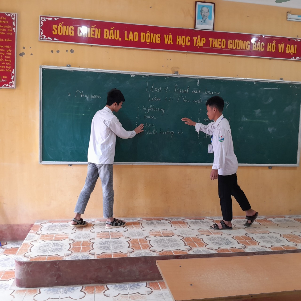 Giải pháp dạy từ vựng Tiếng Anh cho học sinh lớp 10 trường THPT Bắc Yên