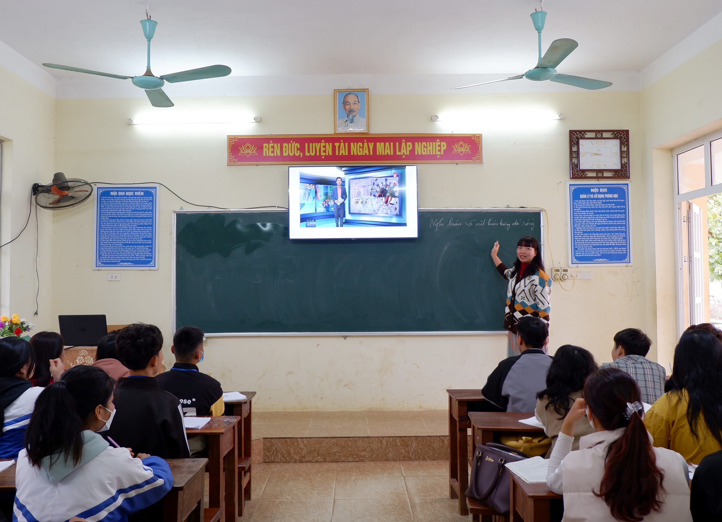 Tạo hứng thú học tập cho học viên trong tiết học môn Ngữ Văn bằng một số hình thức khởi động